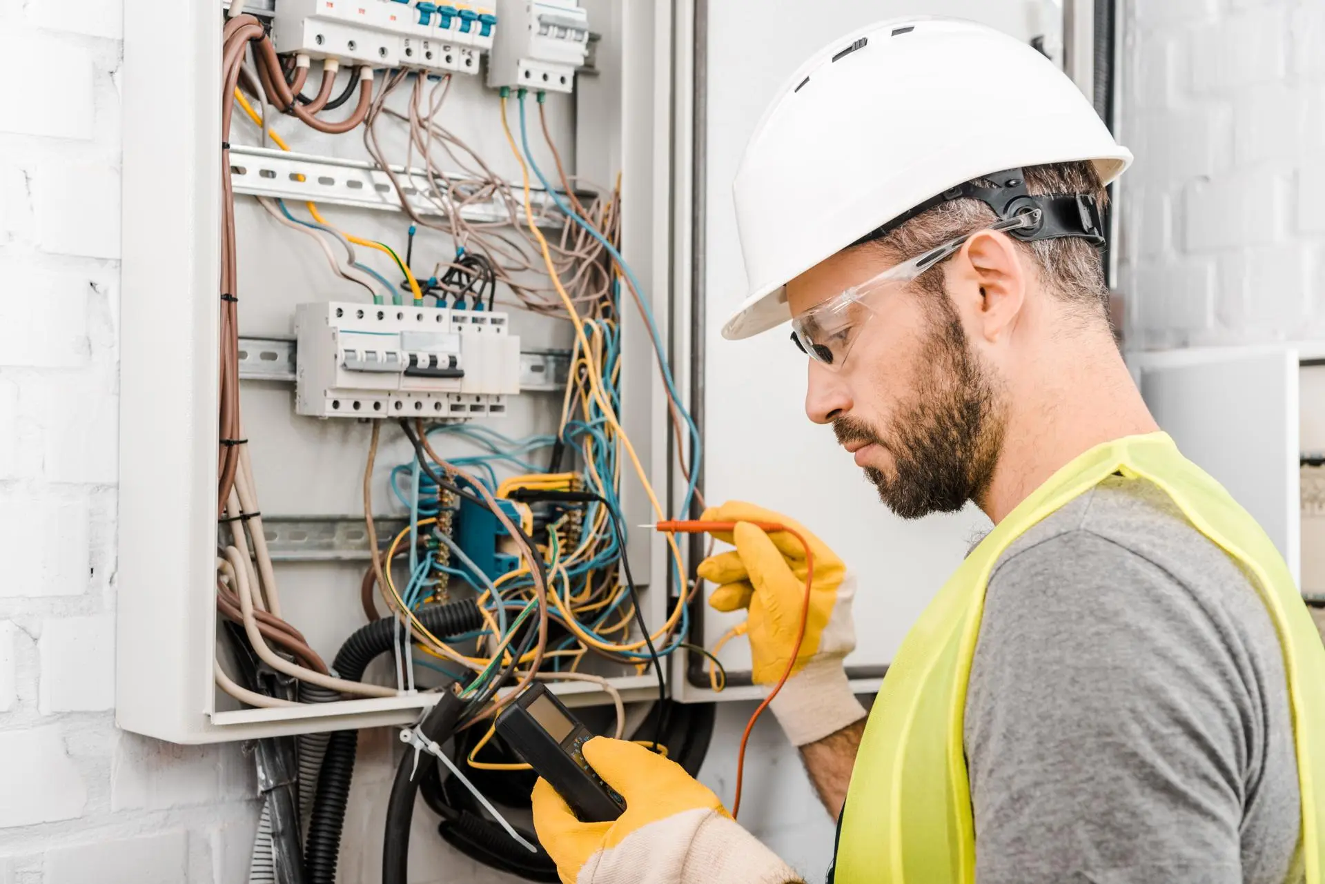 How to Get More Leads as an Electrician